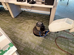 辦公室地毯刷洗作業